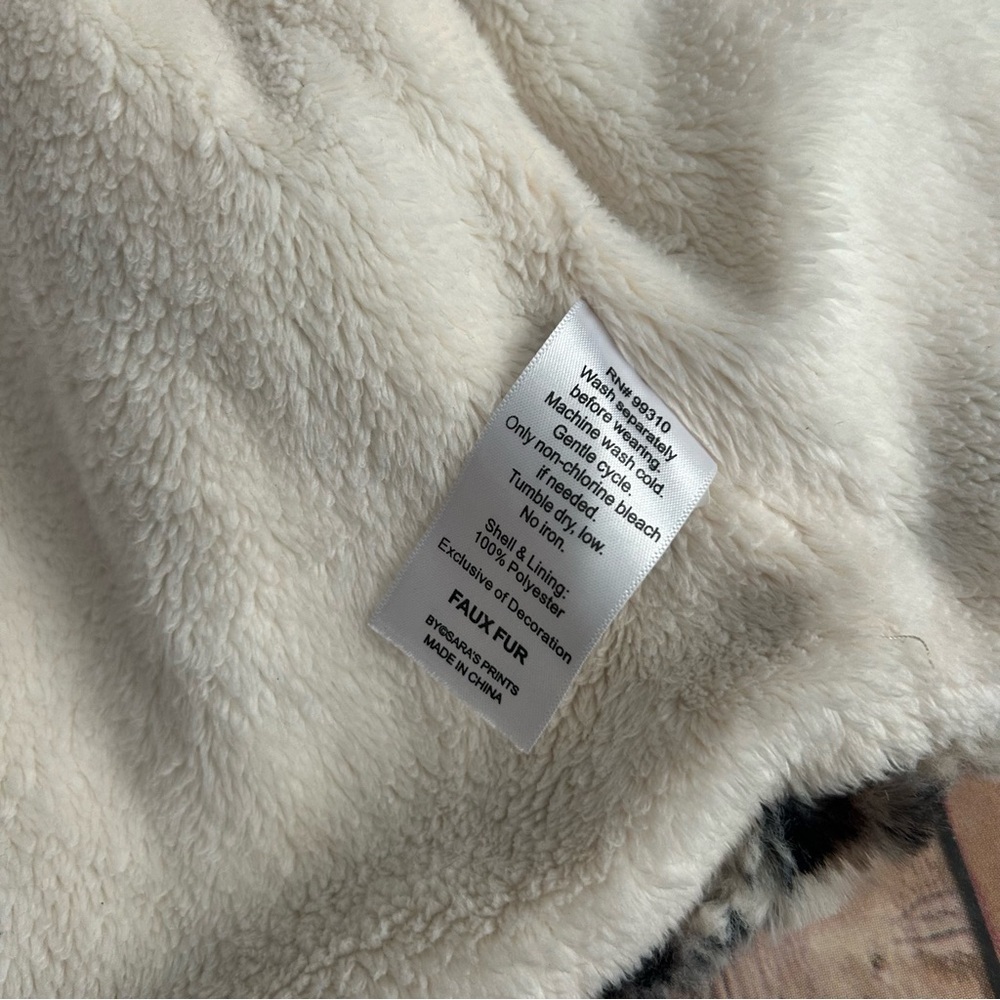 Widgeon Faux Fur Animal Print Vest - Picture 6 of 7